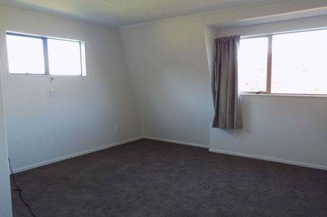 Photo of property in 95a Churton Drive, Churton Park, Wellington, 6037