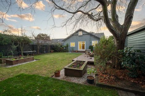 Photo of property in 86 Saint Martins Road, Saint Martins, Christchurch, 8022
