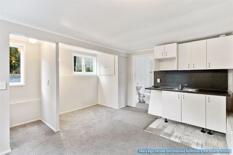 Photo of property in 9 Old North Road, Orewa, 0931