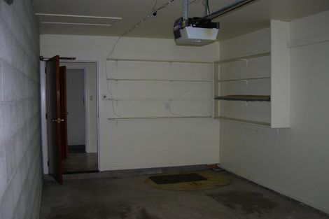 Photo of property in 77 Memorial Avenue, Ilam, Christchurch, 8053