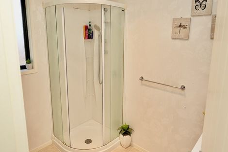 Photo of property in 60 Geneva Terrace, Kelvin Grove, Palmerston North, 4414