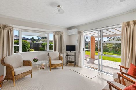 Photo of property in 22 Andrew Street, Waikanae, 5036