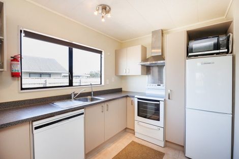 Photo of property in 18 Thomas Place, Foxton Beach, Foxton, 4815