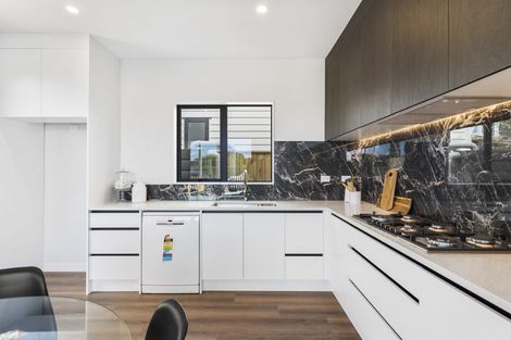 Photo of property in 24a Tamaki Bay Drive, Pakuranga, Auckland, 2010