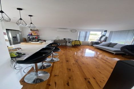 Photo of property in 1/30 Sunnyfield Crescent, Glenfield, Auckland, 0629