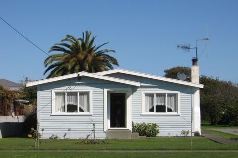 Photo of property in 16 Robinson Street, Foxton, 4814