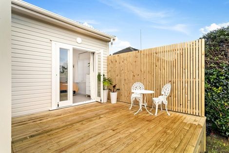 Photo of property in 28 Rewarewa Road, Te Atatu Peninsula, Auckland, 0610