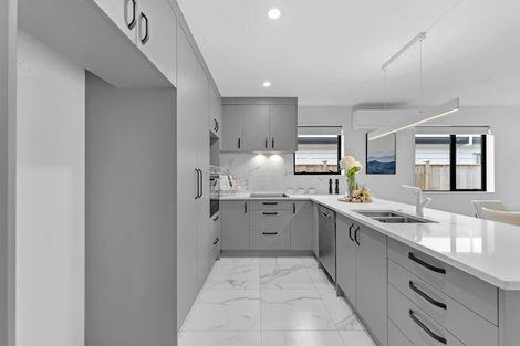 Photo of property in 14 Noia Way, Karaka, Papakura, 2113