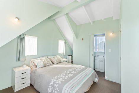 Photo of property in 114 Field Way, Waikanae Beach, Waikanae, 5036