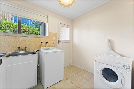 Photo of property in 38 Balmain Road, Chatswood, Auckland, 0626