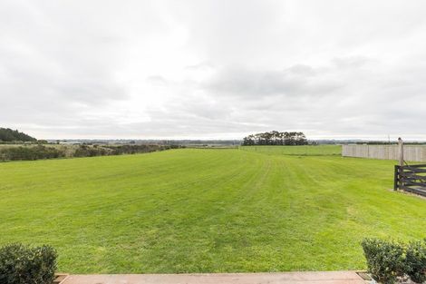 Photo of property in 52 Centre Road, Aokautere, Palmerston North, 4471