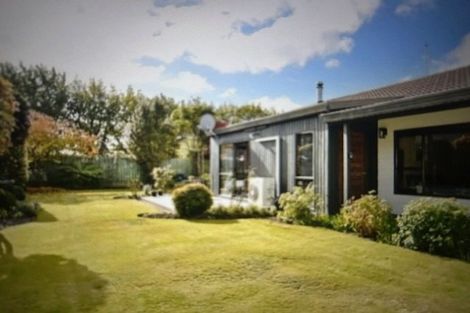 Photo of property in 72 Sarabande Avenue, Redwood, Christchurch, 8051