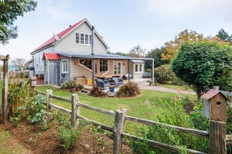 Photo of property in 6 Edwards Street, Kimbolton, Feilding, 4777