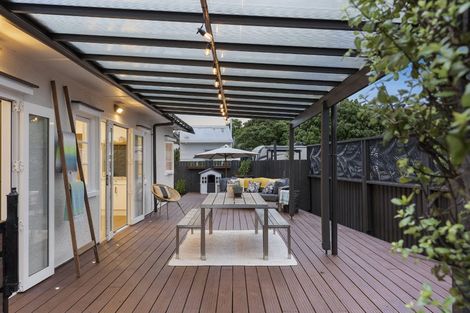 Photo of property in 110 Everitt Crescent, Whangamata, 3620