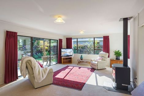 Photo of property in 37 Matai Street, Waikanae, 5036