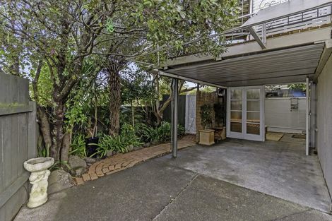 Photo of property in 1/27 Tui Glen Road, Birkenhead, Auckland, 0626