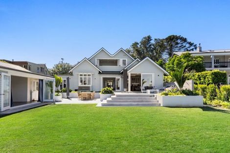 Photo of property in 21 Norwood Road, Bayswater, Auckland, 0622