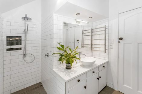 Photo of property in 74 Scenic Drive, Titirangi, Auckland, 0604