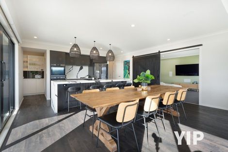 Photo of property in 10 Okupe Grove, Aotea, Porirua, 5024