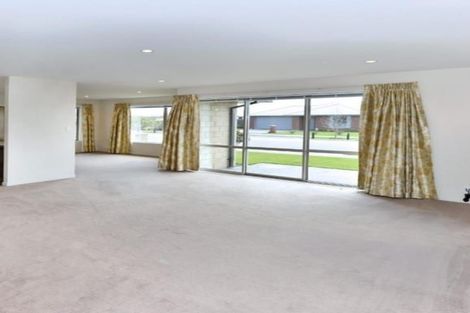 Photo of property in 56 Rannoch Drive, Broomfield, Christchurch, 8042