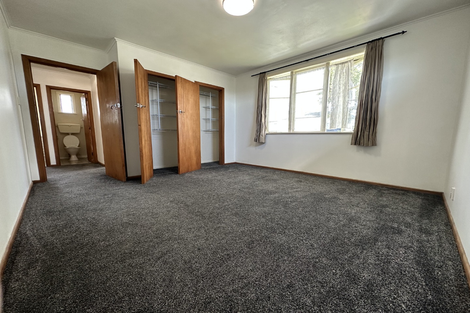 Photo of property in 5 Sherwood Avenue, Te Atatu South, Auckland, 0610