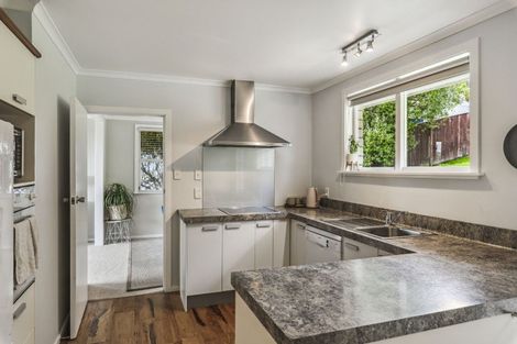 Photo of property in 51 Kakariki Grove, Waikanae, 5036