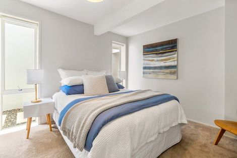 Photo of property in 22 Tiri Road, Milford, Auckland, 0620