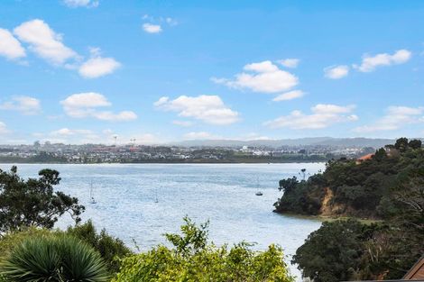 Photo of property in 53 Island Bay Road, Beach Haven, Auckland, 0626
