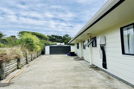 Photo of property in 6 Ruth Grove, Karori, Wellington, 6012