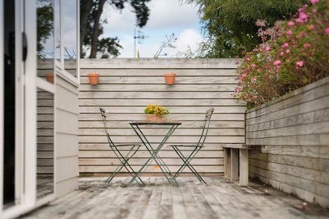Photo of property in 40 Seddon Street, Waikanae, 5036