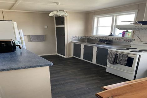 Photo of property in 31 Atiawa Crescent, Waiwhetu, Lower Hutt, 5010