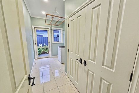 Photo of property in 16 Palliser Place, Poraiti, Napier, 4112