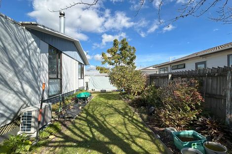 Photo of property in 2/141 Carnoustie Drive, Wattle Downs, Auckland, 2103