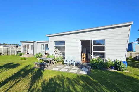 Photo of property in 108 Mahoe Place, Matarangi, Whitianga, 3592