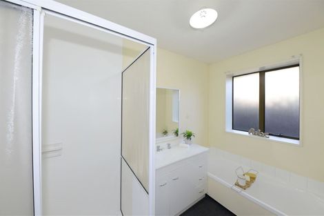 Photo of property in 182 Avonhead Road, Avonhead, Christchurch, 8042