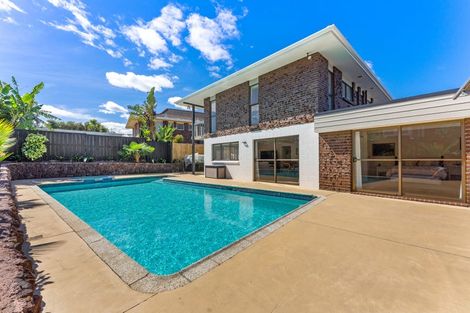 Photo of property in 20 Chatswood Grove, Chatswood, Auckland, 0626
