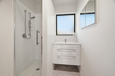 Photo of property in 32b Aquarius Drive, Kawaha Point, Rotorua, 3010