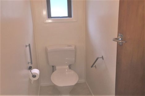 Photo of property in 8 Boler Place, New Lynn, Auckland, 0600