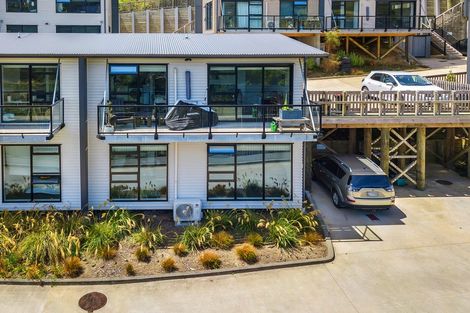 Photo of property in 4 William Earp Place, Tawa, Wellington, 5028