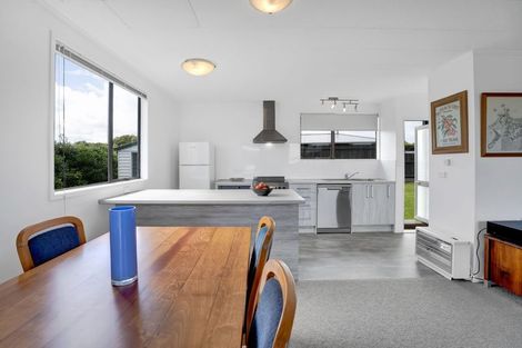 Photo of property in 18 Pohutukawa Drive, Opunake, 4616