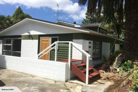 Photo of property in 121 Ennis Avenue, Pakuranga Heights, Auckland, 2010