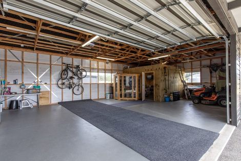 Photo of property in 1 Elm Place, Waipukurau, 4284