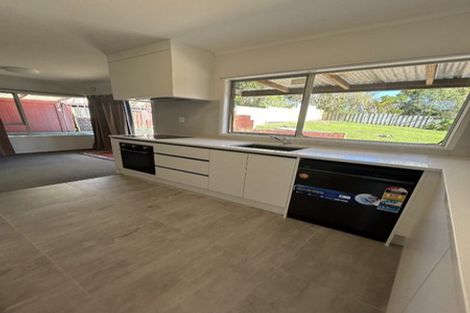 Photo of property in 19 South Lynn Road, Titirangi, Auckland, 0604