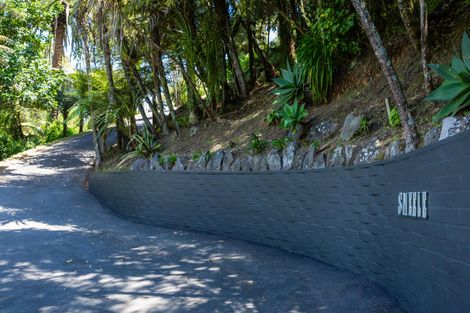 Photo of property in 70 Scenic Drive, Titirangi, Auckland, 0604