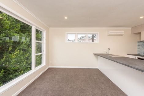 Photo of property in 58 Garden Road, Northland, Wellington, 6012