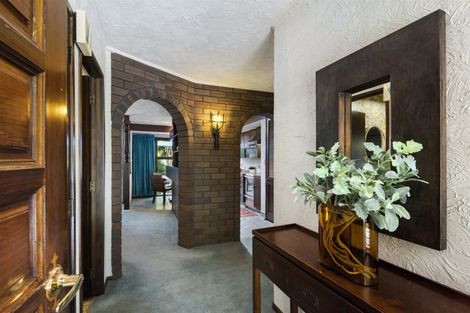 Photo of property in 10 Portsea Place, Chatswood, Auckland, 0626