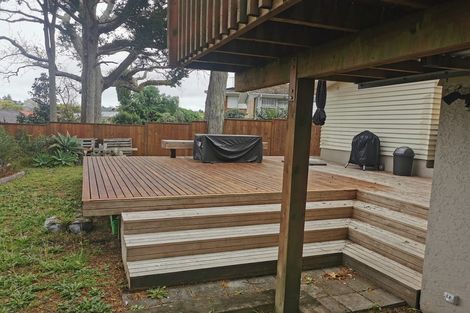 Photo of property in 18 Stanaway Street, Hillcrest, Auckland, 0627