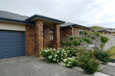 Photo of property in 77 Amesbury Drive, Churton Park, Wellington, 6037