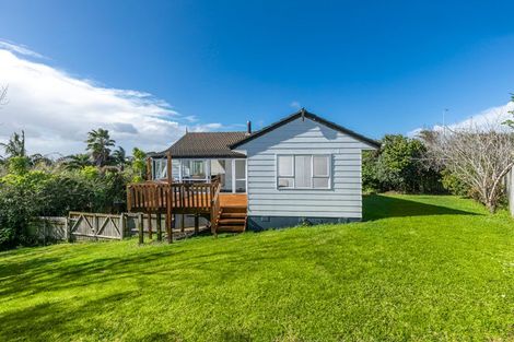 Photo of property in 11 Landsdale Place, Massey, Auckland, 0614