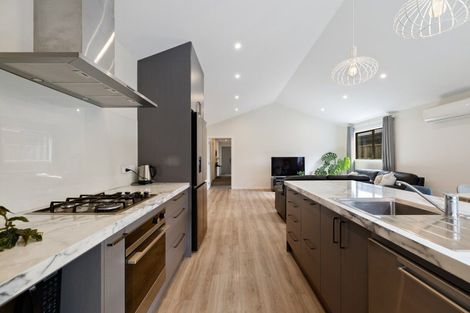 Photo of property in 27 Bale Road, Jacks Point, 9371